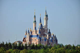 Shanghai Disney’s Chinese track and fighting obesity with taxes